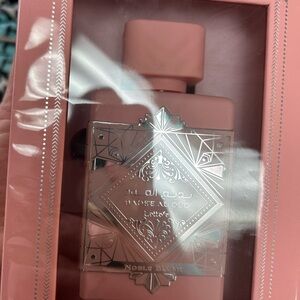 Noble Elixir Perfume in Pink
